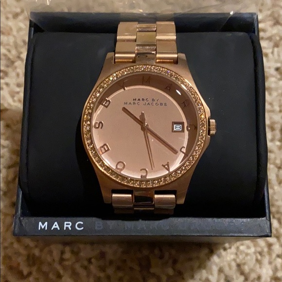 Marc Jacobs watch! - Picture 2 of 8